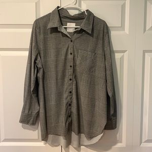 Hi-low buttoned down black plaid shirt